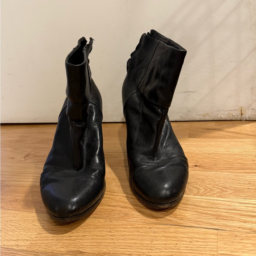 Classic and timeless on Rag and Bone Black Leather Women's Ankle Boots